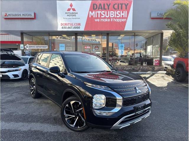 2023 Mitsubishi Outlander SE Black Edition 4WD photo