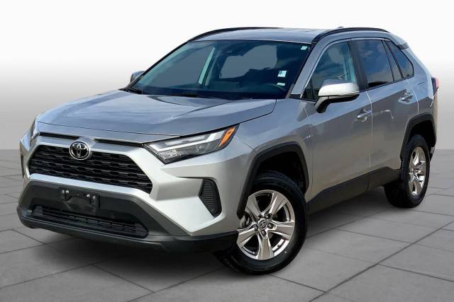 2023 Toyota RAV4 XLE AWD photo