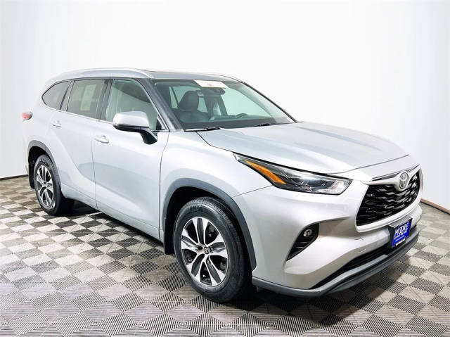 2022 Toyota Highlander XLE AWD photo