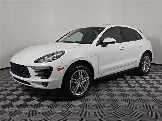 2015 Porsche Macan S AWD photo