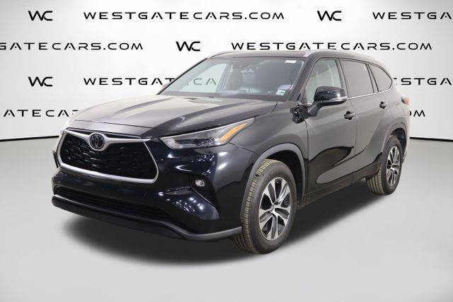 2022 Toyota Highlander XLE FWD photo