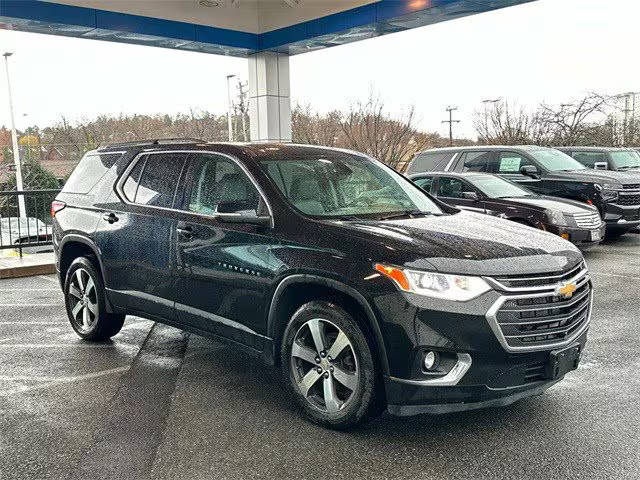 2021 Chevrolet Traverse LT Leather AWD photo