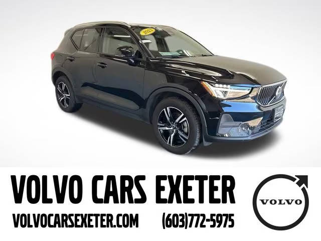 2023 Volvo XC40 Core AWD photo