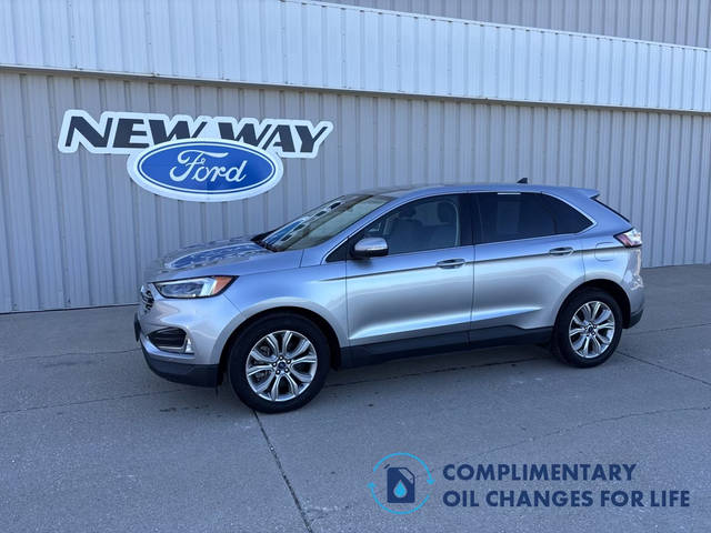 2022 Ford Edge Titanium AWD photo