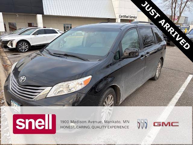 2015 Toyota Sienna XLE FWD photo