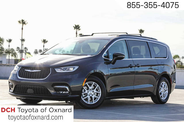 2022 Chrysler Pacifica Minivan Touring L FWD photo