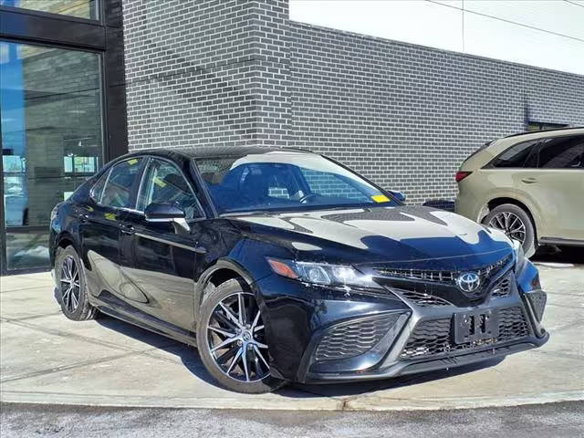 2022 Toyota Camry SE Nightshade FWD photo