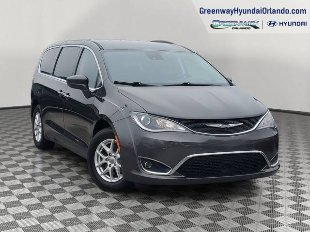 2020 Chrysler Pacifica Minivan Touring FWD photo