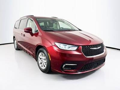 2022 Chrysler Pacifica Minivan Touring L FWD photo