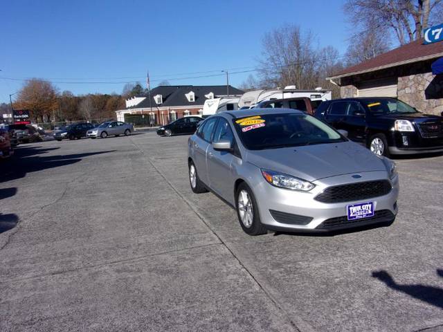 2018 Ford Focus SE FWD photo