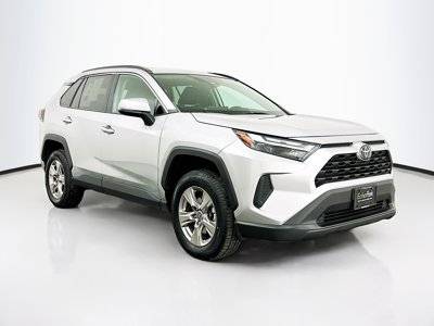 2022 Toyota RAV4 XLE AWD photo