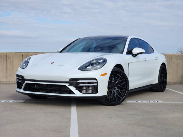 2022 Porsche Panamera Turbo S AWD photo