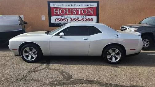 2022 Dodge Challenger SXT RWD photo