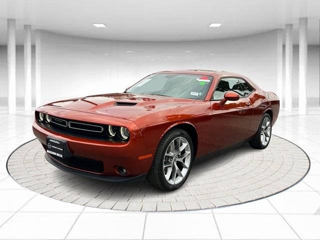 2022 Dodge Challenger SXT RWD photo