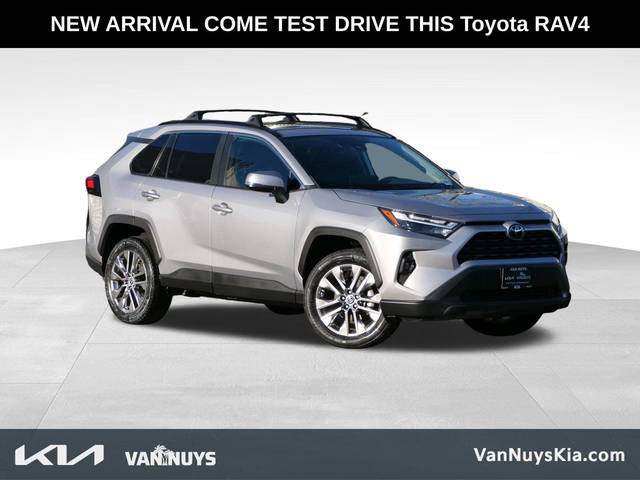 2022 Toyota RAV4 XLE Premium FWD photo