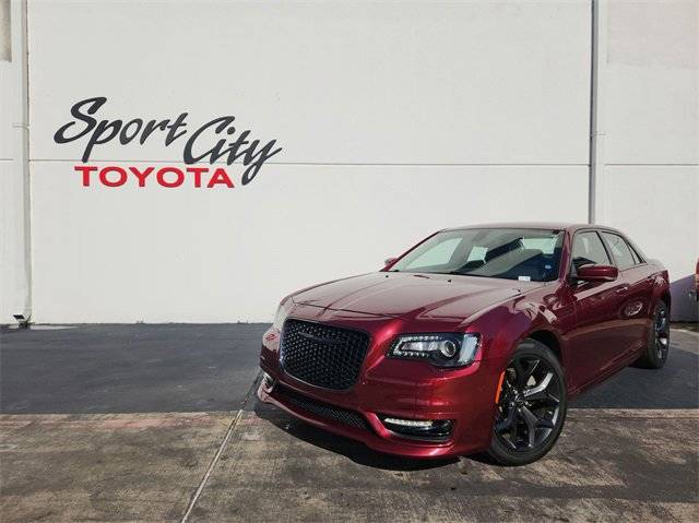 2022 Chrysler 300 Touring L RWD photo