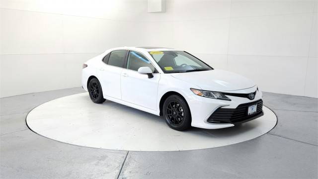 2022 Toyota Camry Hybrid LE FWD photo