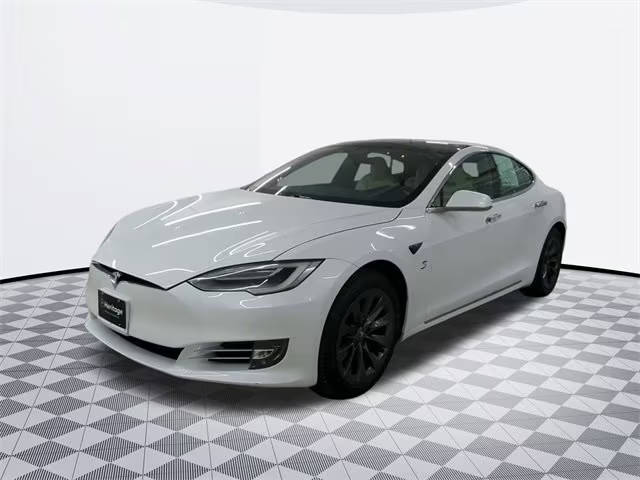 2020 Tesla Model S Long Range Plus AWD photo