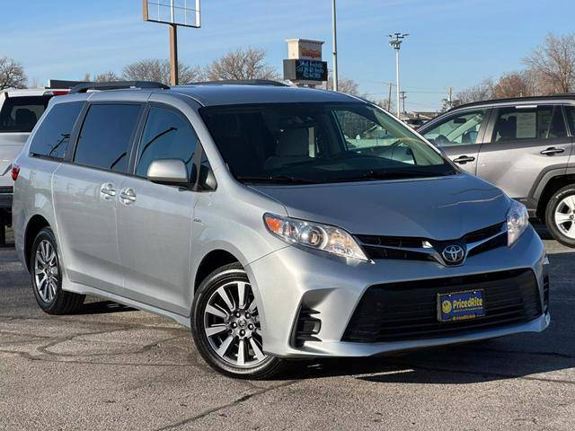 2020 Toyota Sienna LE AWD photo