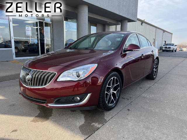 2017 Buick Regal Sport Touring FWD photo