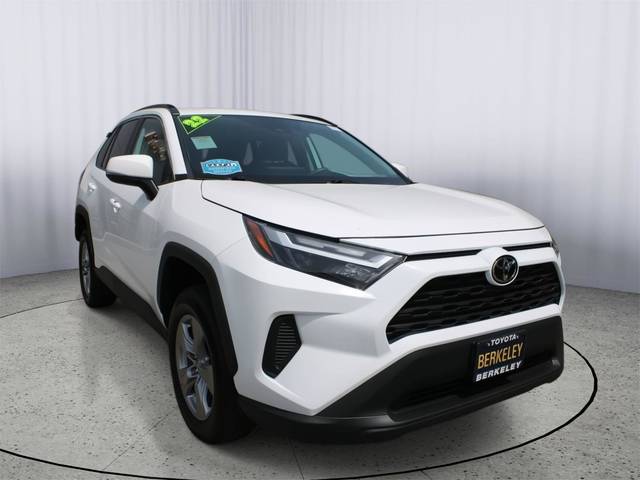 2022 Toyota RAV4 XLE FWD photo