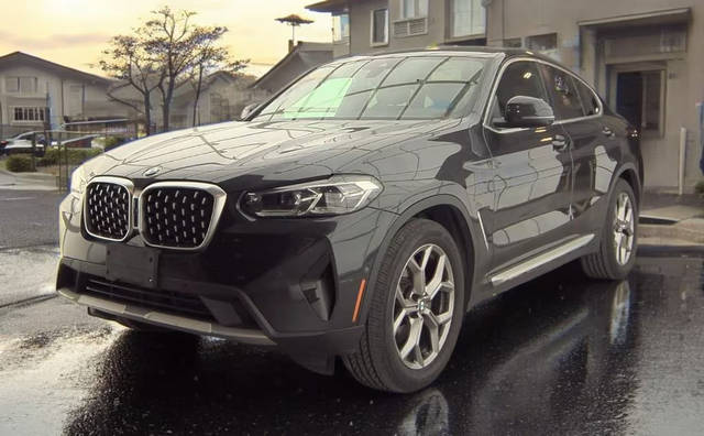 2023 BMW X4 xDrive30i AWD photo