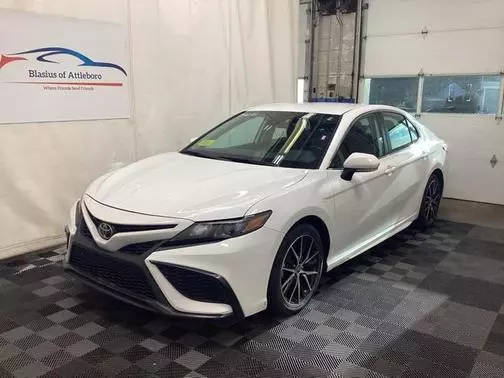 2022 Toyota Camry SE FWD photo