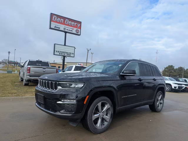 2022 Jeep Grand Cherokee Limited 4WD photo