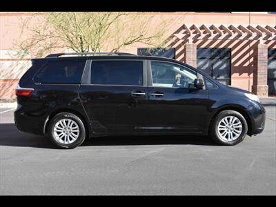 2015 Toyota Sienna  FWD photo