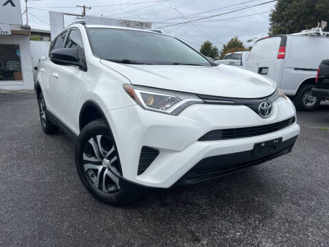 2016 Toyota RAV4 LE FWD photo