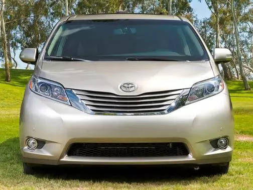 2015 Toyota Sienna XLE FWD photo