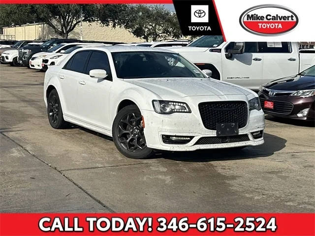 2022 Chrysler 300 Touring L AWD photo