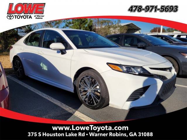 2018 Toyota Camry SE FWD photo