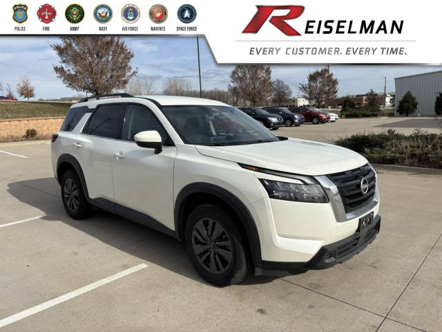 2023 Nissan Pathfinder SV 4WD photo