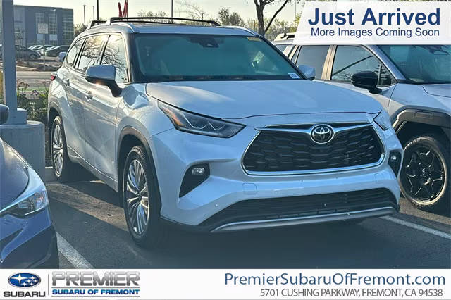 2022 Toyota Highlander Platinum AWD photo