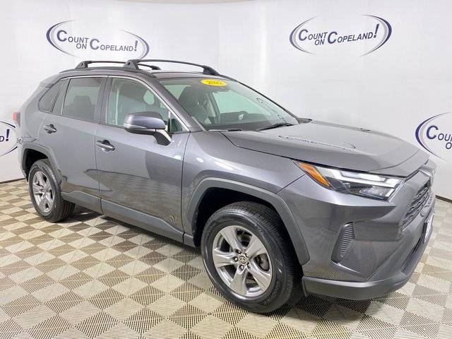 2022 Toyota RAV4 XLE AWD photo