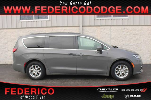 2022 Chrysler Pacifica Minivan Touring L FWD photo