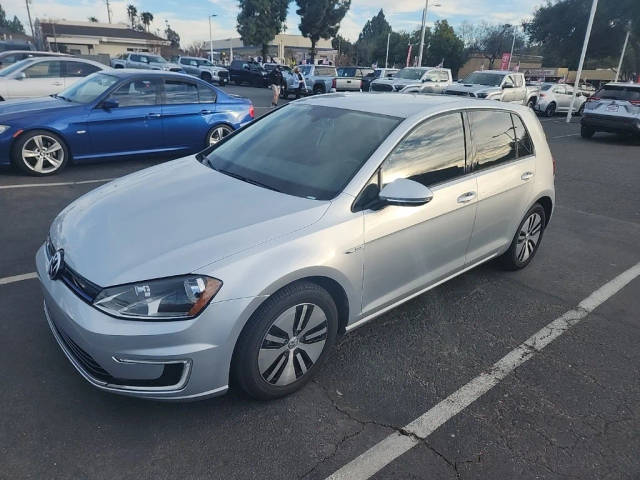 2016 Volkswagen e-Golf SE FWD photo