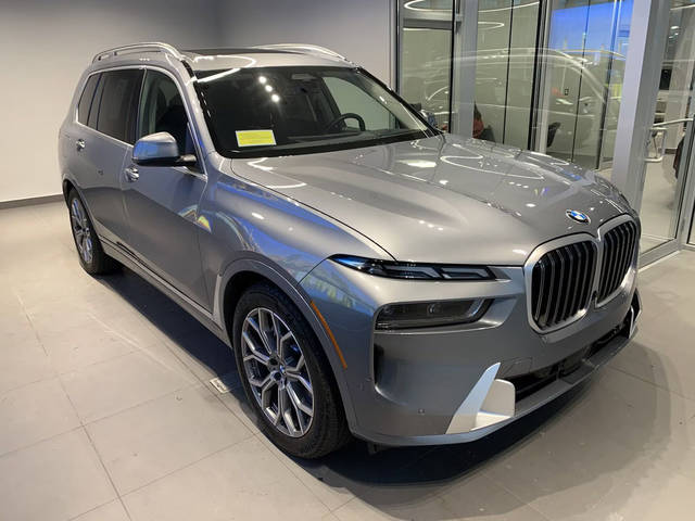 2023 BMW X7 xDrive40i AWD photo