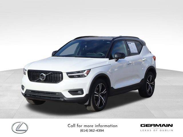 2022 Volvo XC40 R-Design AWD photo