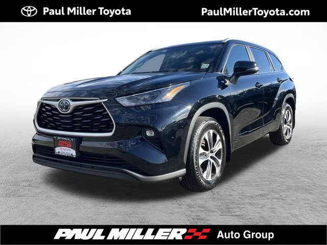 2023 Toyota Highlander Hybrid XLE AWD photo