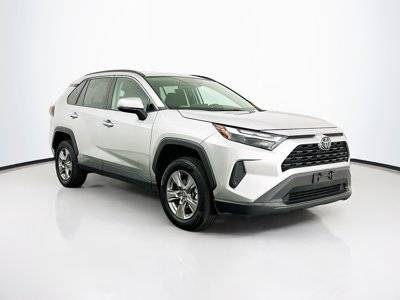 2022 Toyota RAV4 XLE AWD photo