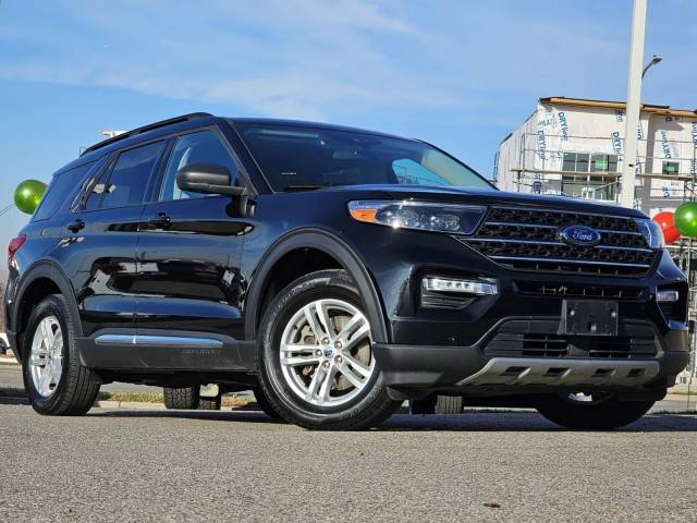 2023 Ford Explorer XLT 4WD photo