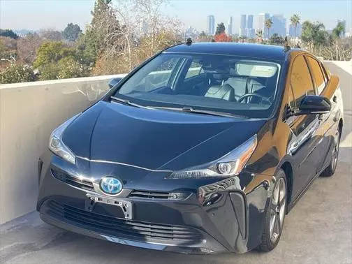 2020 Toyota Prius L Eco FWD photo