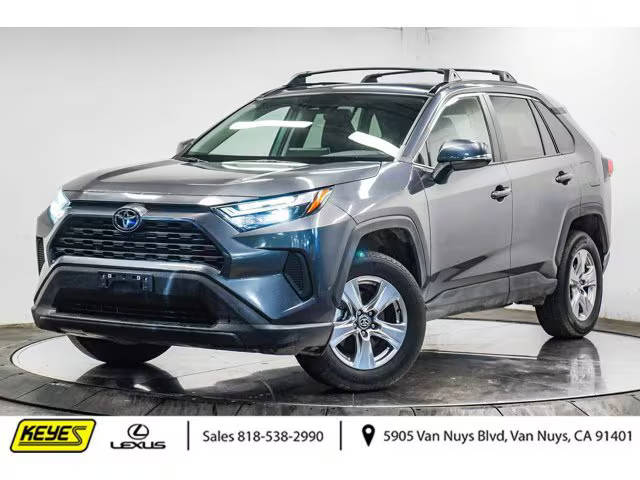 2023 Toyota RAV4 XLE AWD photo