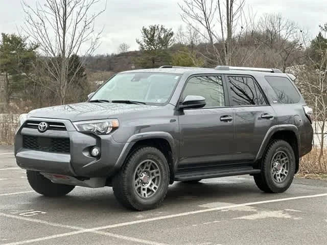 2020 Toyota 4Runner SR5 4WD photo