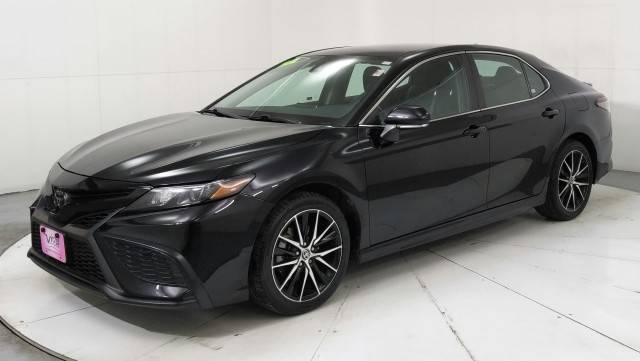 2022 Toyota Camry SE FWD photo