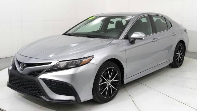 2022 Toyota Camry SE FWD photo