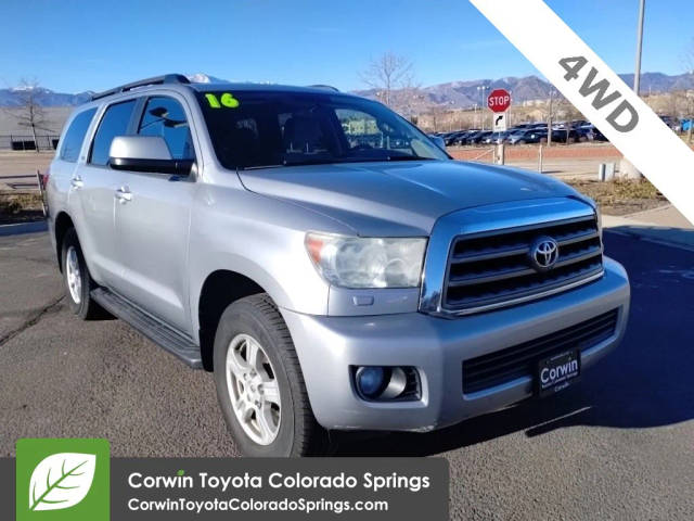 2016 Toyota Sequoia SR5 4WD photo