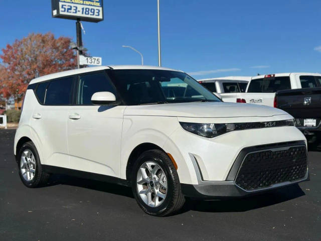 2023 Kia Soul LX FWD photo